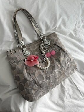 🩷 vintage Coach Poppy Lurex Tote Bag